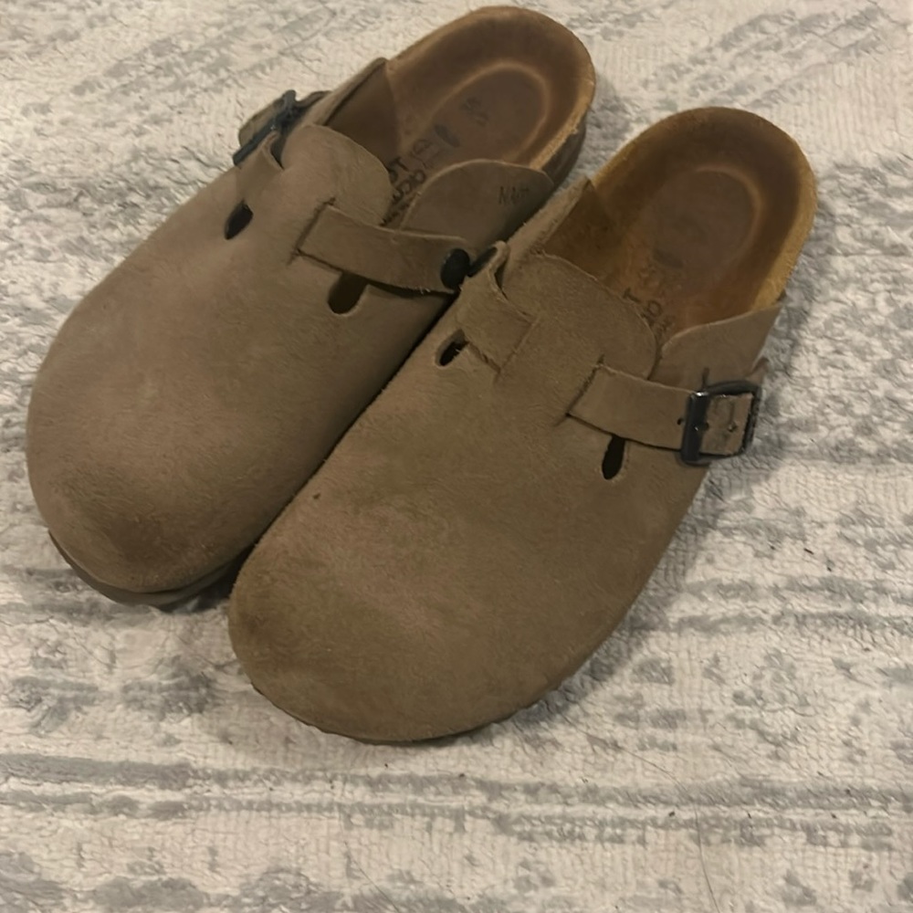 Naot clogs